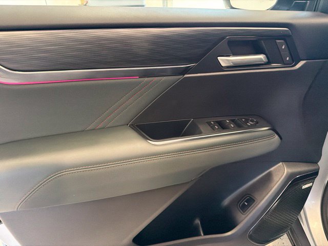 Used 2026 GMC Acadia AT4 w/ LPO, Floor Liner Package AWD/4WD image 33
