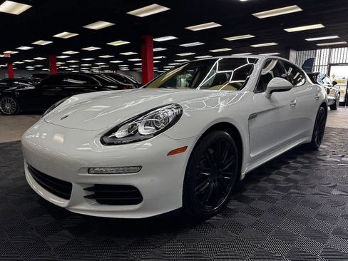 Used 2015 Porsche Panamera 4 AWD/4WD image 7