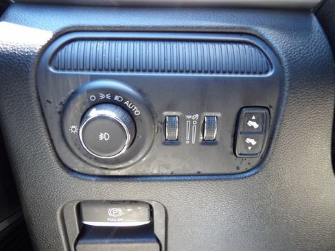 Used 2024 Jeep Wagoneer L Series II w/ Flexible Seating Group AWD/4WD image 26