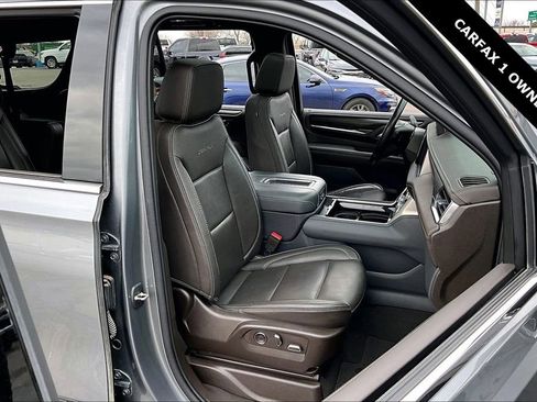 Used 2021 GMC Yukon Denali w/ Denali Premium Package image 29
