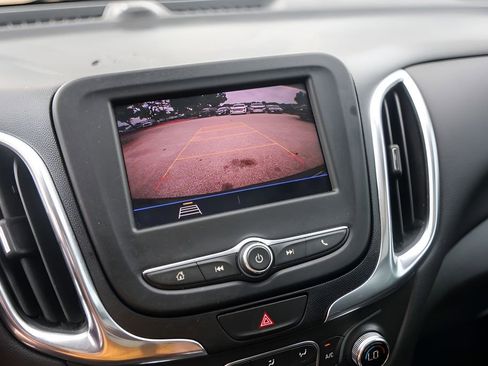 Used 2021 Chevrolet Equinox LT FWD image 19