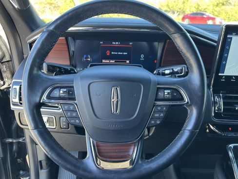 Certified 2023 Lincoln Navigator Reserve image 16