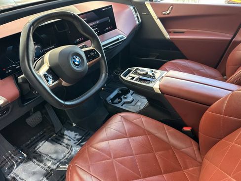 Used 2024 BMW iX xDrive50 w/ Sport Package AWD/4WD image 9