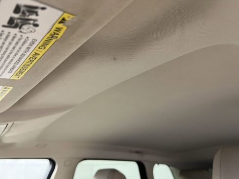 Used 2017 Land Rover Range Rover Evoque SE image 24