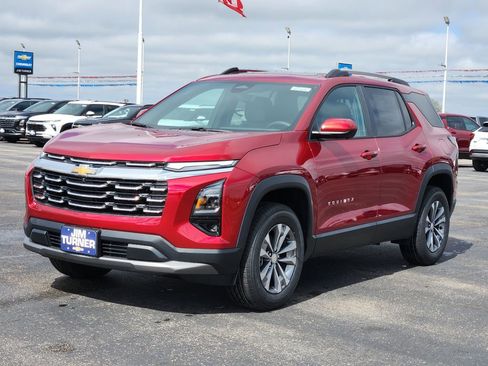 New 2026 Chevrolet Equinox LT FWD image 2