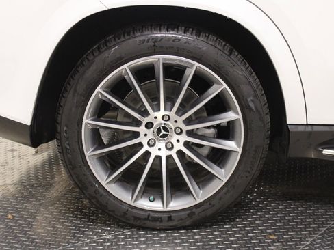 Certified 2025 Mercedes-Benz GLE 580 GLE 580 image 8