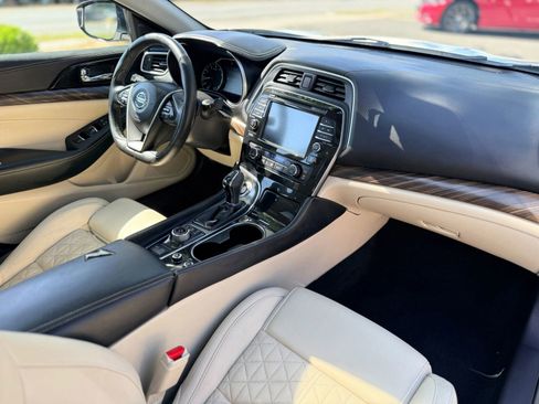 Used 2017 Nissan Maxima Platinum w/ Medallion Package FWD image 18