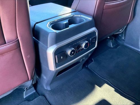 Certified 2024 Ford Expedition Limited image 10