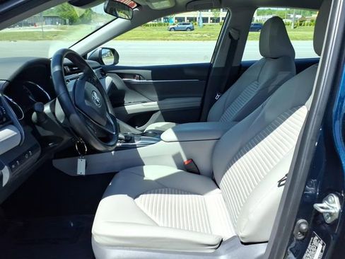 Certified 2019 Toyota Camry SE FWD image 16