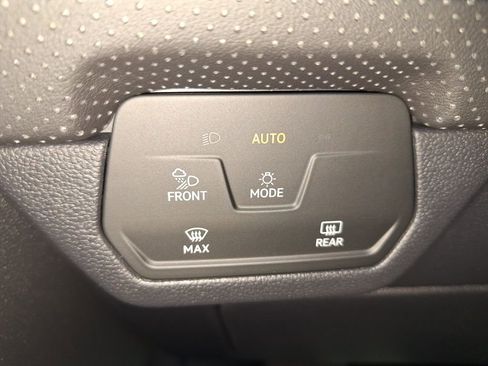 New 2026 Volkswagen Atlas Cross Sport SE image 12