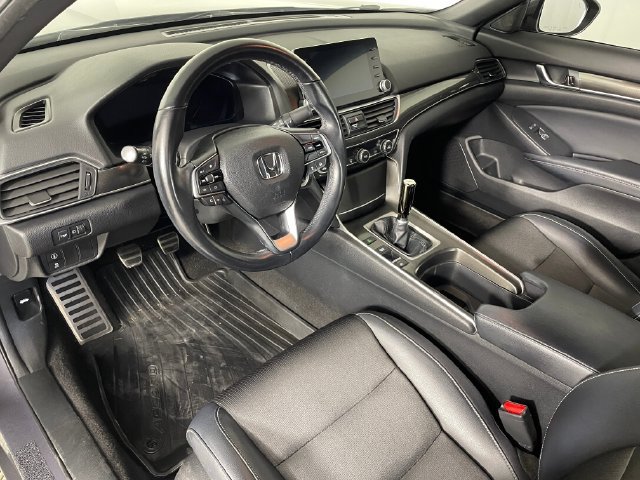 Used 2018 Honda Accord Sport image 3