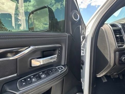 Used 2022 RAM 2500 Laramie AWD/4WD image 13