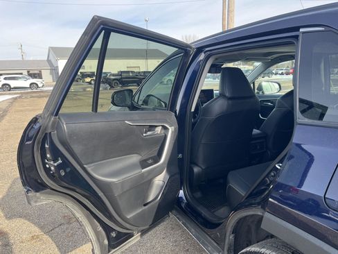 Used 2023 Toyota RAV4 XLE Premium image 20