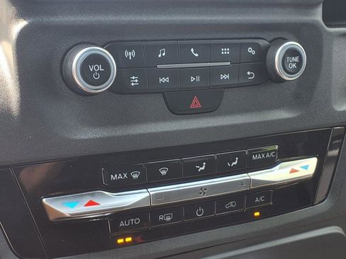 New 2025 Ford Explorer image 9