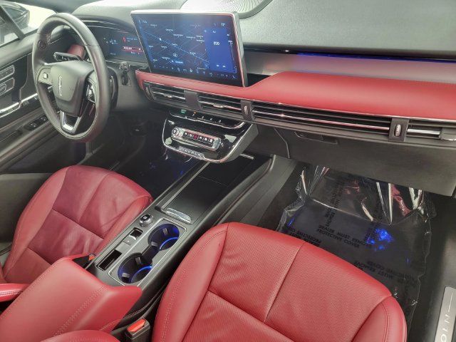 Used 2025 Lincoln Corsair Reserve AWD/4WD image 19