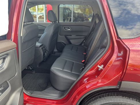 Used 2021 Nissan Rogue SL image 7