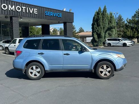 Used 2011 Subaru Forester 2.5X w/ Alloy Wheel Value Pkg AWD/4WD image 2