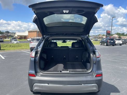 Used 2020 Jeep Cherokee Limited FWD image 26