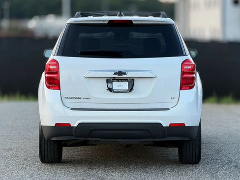 Used 2017 Chevrolet Equinox LT AWD/4WD image 4