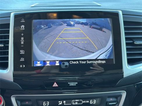 Used 2017 Honda Pilot Touring image 25