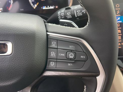 New 2026 Jeep Grand Cherokee Limited RWD image 16