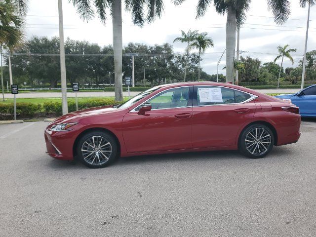 Used 2024 Lexus ES 350 w/ Premium Package FWD image 2