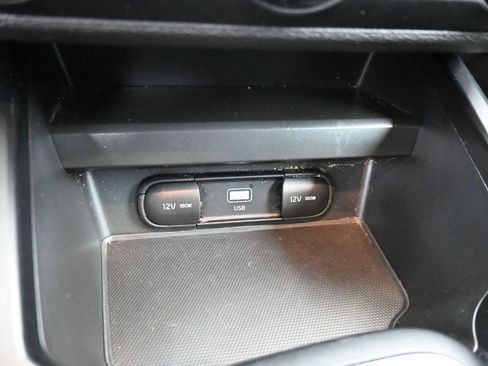 Used 2023 Kia Soul LX image 18