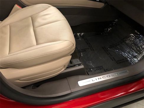 Used 2022 Lincoln Corsair AWD w/ Premium Package image 35