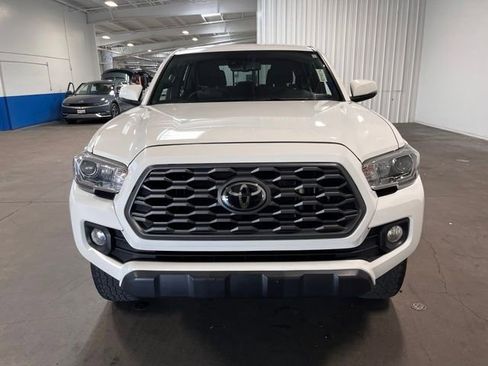 Used 2021 Toyota Tacoma TRD Off-Road w/ Technology Package AWD/4WD image 8