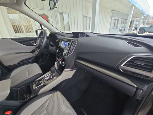 Used 2023 Subaru Forester Premium image 28