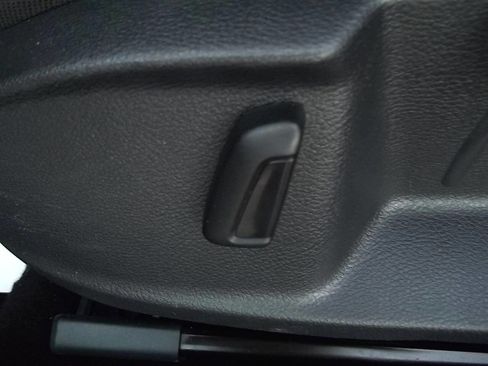 Used 2016 Volkswagen Golf S image 14