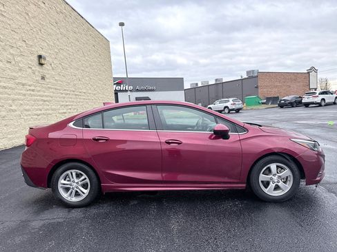 Used 2017 Chevrolet Cruze LT w/ Convenience Package image 6