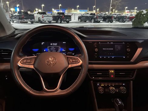 Used 2024 Volkswagen Taos SE image 21