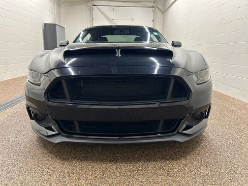 Used 2017 Ford Mustang GT w/ Black Accent Package RWD image 6