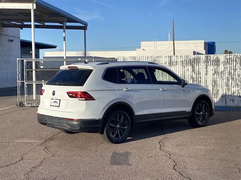 Used 2022 Volkswagen Tiguan SE image 5