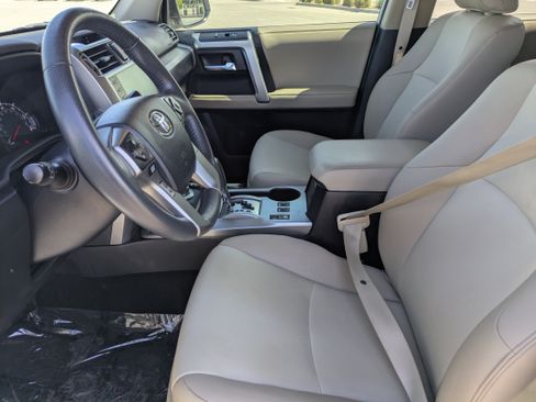 Used 2022 Toyota 4Runner SR5 Premium w/ Moonroof Package AWD/4WD image 25