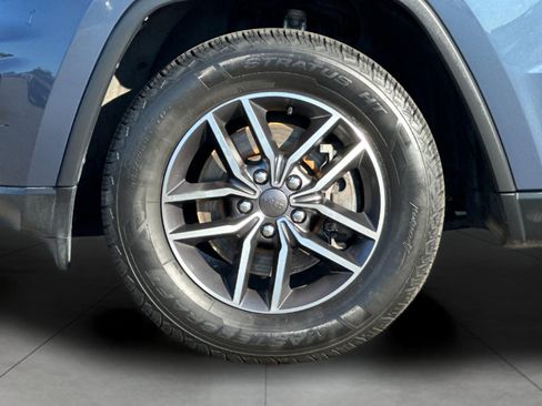 Used 2021 Jeep Grand Cherokee Limited image 24