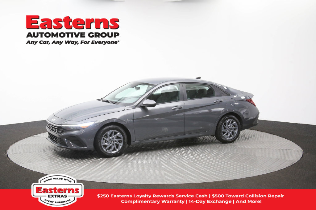 Used 2025 Hyundai Elantra Hybrid FWD image 57