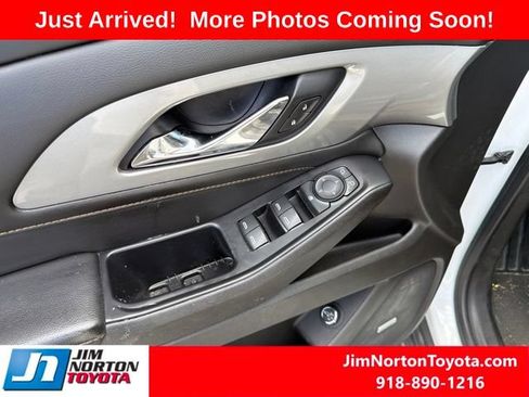 Used 2021 Chevrolet Traverse RS w/ LPO, Floor Liner Package AWD/4WD image 9