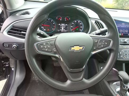 Used 2023 Chevrolet Malibu LT FWD image 13