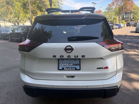 Used 2025 Nissan Rogue SV AWD/4WD image 5