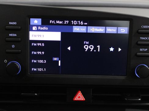 Used 2025 Hyundai Elantra Sport FWD image 13