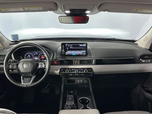 Used 2023 Honda Pilot Elite image 2