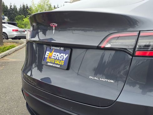 Used 2021 Tesla Model Y Long Range AWD/4WD image 13