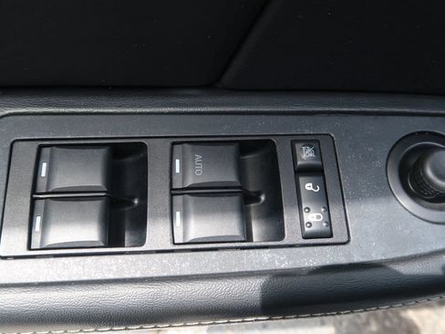 Used 2014 Dodge Avenger SXT FWD image 28