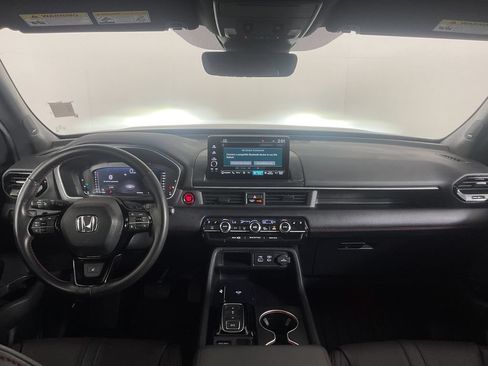 Used 2025 Honda Pilot Black Edition image 14