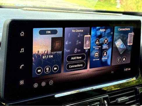 New 2026 Nissan Pathfinder Platinum w/ Accent Package FWD image 39