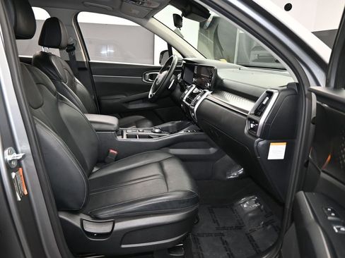 Used 2022 Kia Sorento EX w/ Panoramic Sunroof Package image 53
