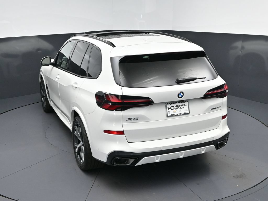 Used 2026 BMW X5 xDrive40i w/ M Sport Package AWD/4WD image 33