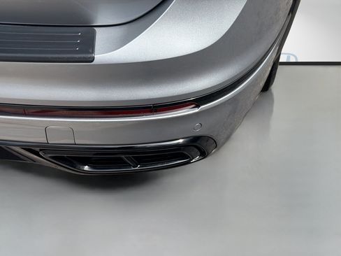 Used 2022 Volkswagen Tiguan SE R-Line FWD image 29